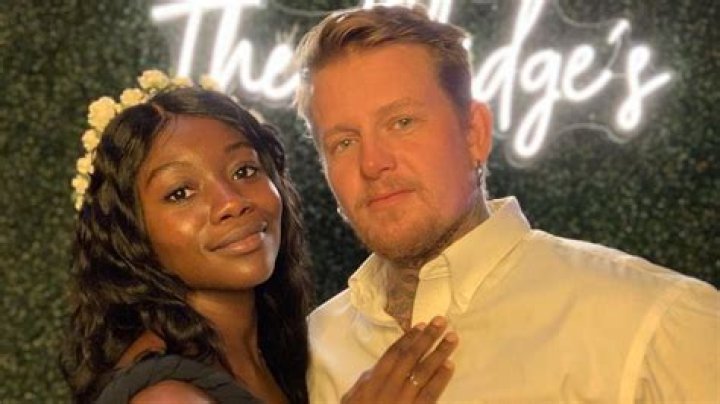 Abram's Wife On The Challenge: The Inside Scoop