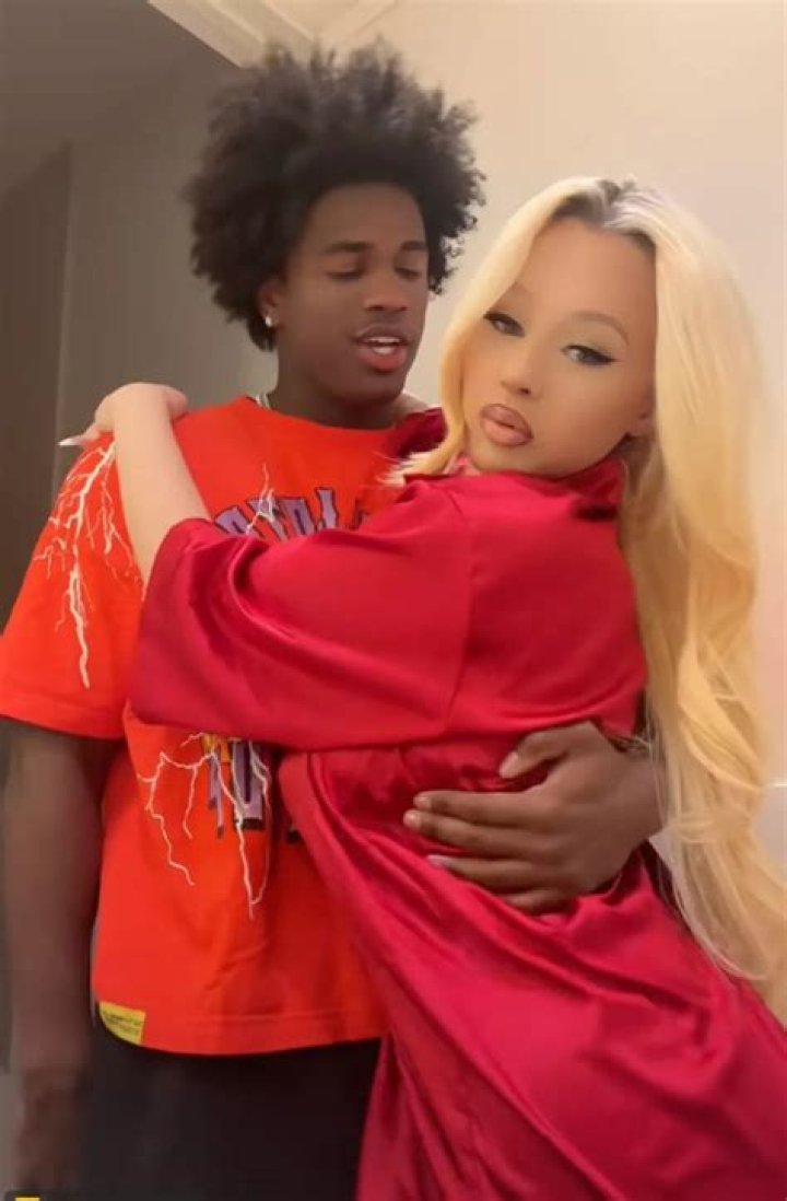 Alabama Barker's Love Life: A Comprehensive Guide