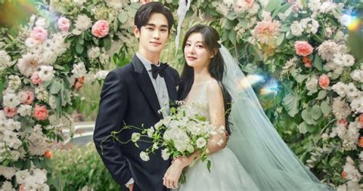 The Latest Buzz: Are Kim Ji Won And Kim Soo Hyun Dating Again?