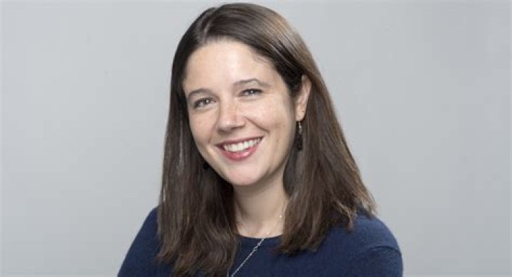 Renowned Journalist Ashley Parker's Insightful Reporting