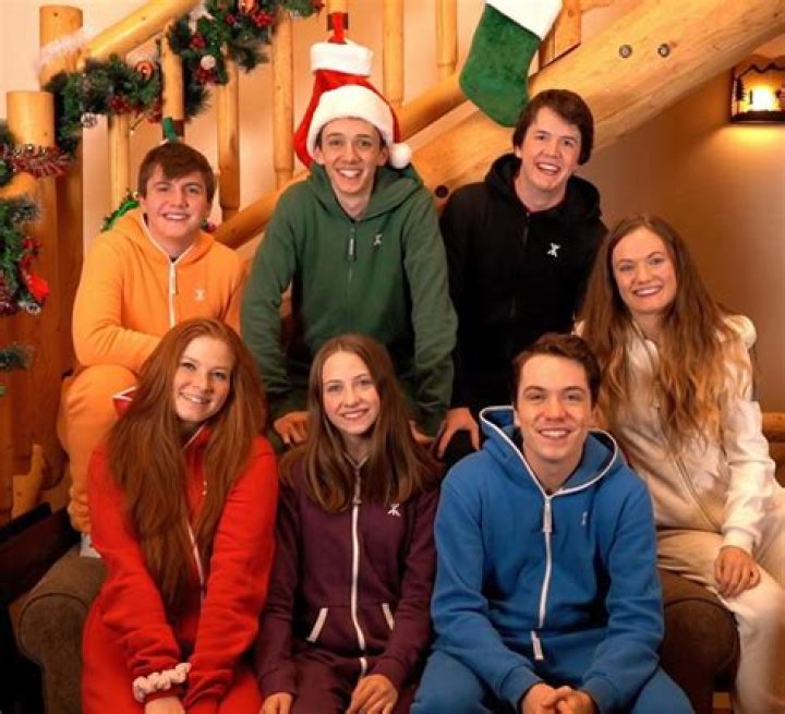 Uncovering The Family Ties Of Billy Nelson: Meet His Siblings