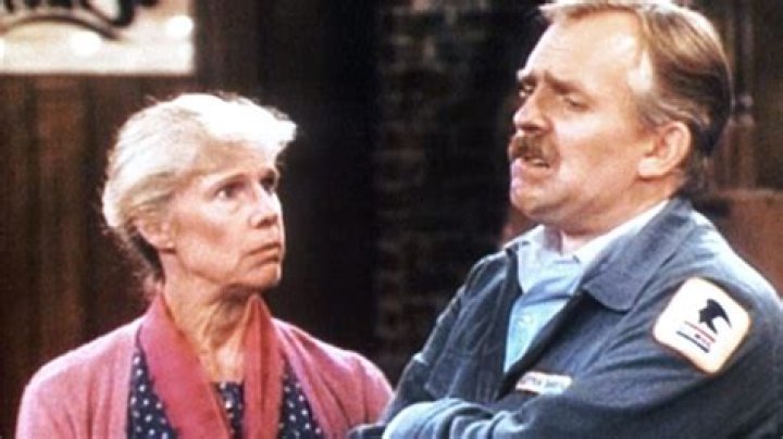 The Ultimate Guide To Cliff Clavin's Mom: Everything You Need To Know