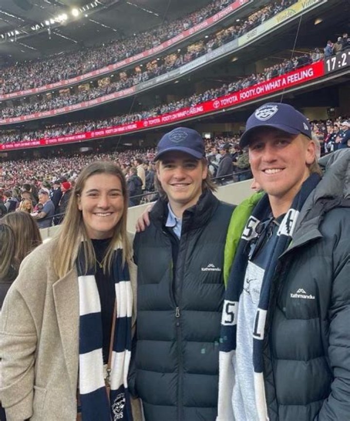 The Ultimate Guide To Donal Sutherland's Height: Unlocking The Secrets Of A Towering Figure