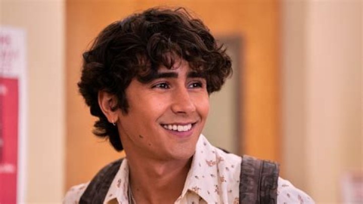 Ethan In Never Have I Ever: Actor And Character Overview