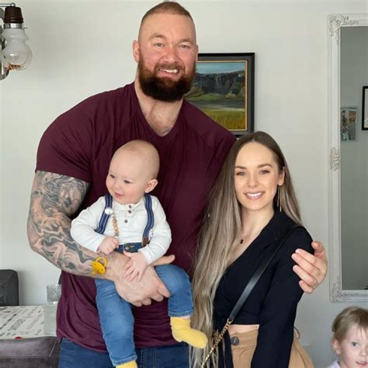 Hafr Jlus Bjrnsson's Wife: Meet The Woman Behind The Mountain