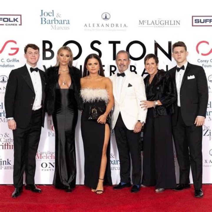 A Detailed Look Into Hallie Batchelder's Parents