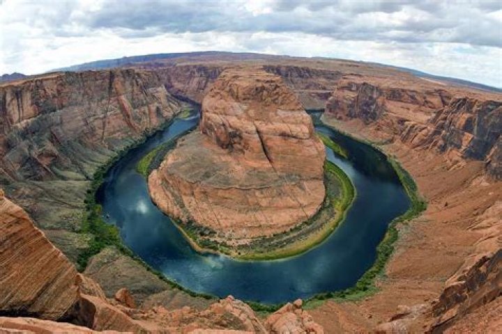 Tragic Loss At Horseshoe Bend: Visitor Dies In Fatal Fall
