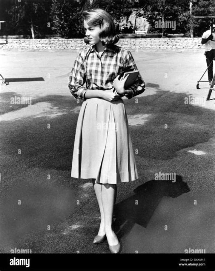 Uncovering The Height Of Hollywood Icon: Jane Fonda