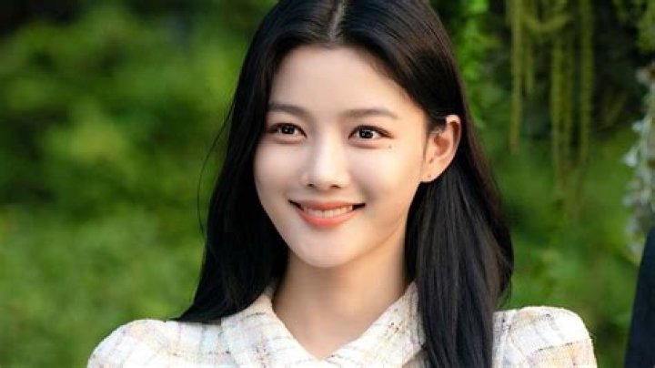 Ultimate Guide: Kim Yoo Jung's Height Revealed In Feet
