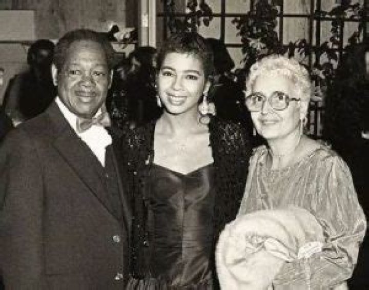 Unveiling Irene Cara's Ethnic Heritage | Unraveling The Roots Behind Her Iconism