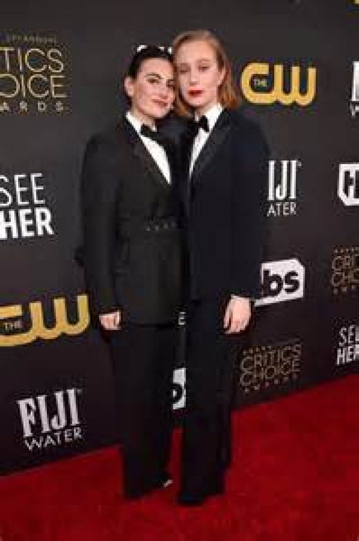 Is Hannah Einbinder Engaged Or Married? Relationship History Explored