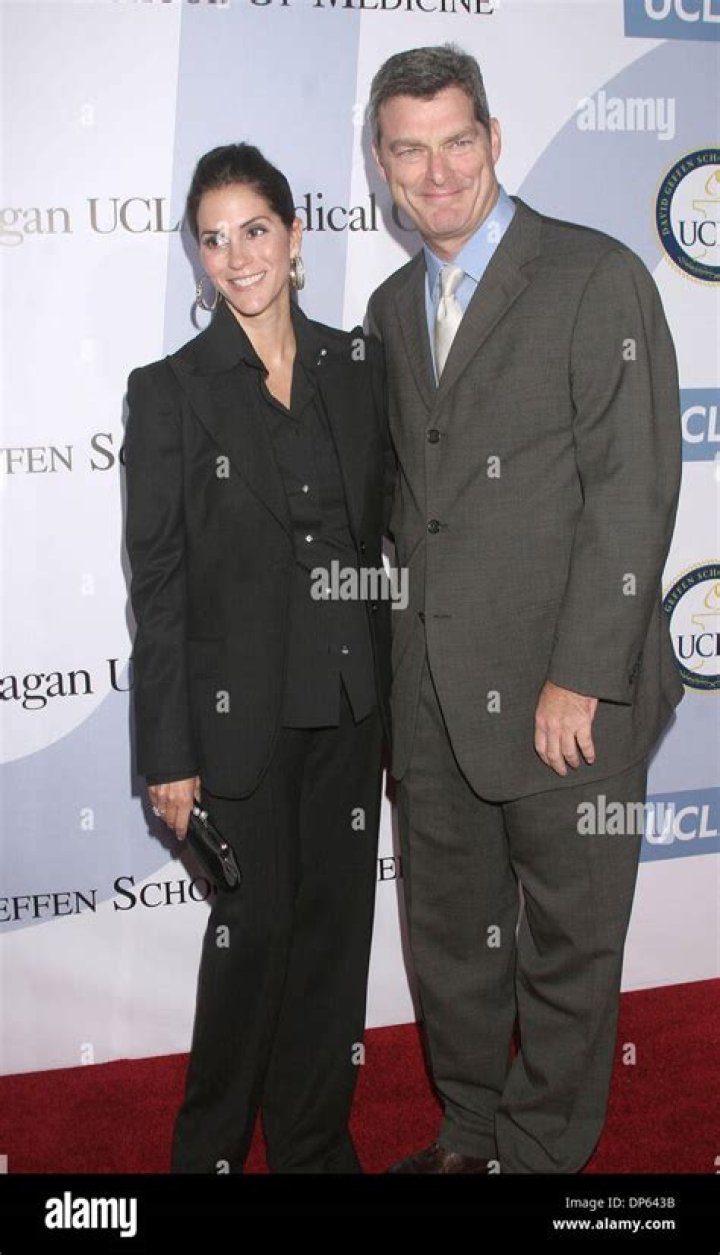 Jami Gertz And Husband: A Hollywood Power Couple