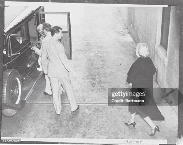 The Tragic Demise Of Jean Harlow: A Hollywood Icon Untimely Lost