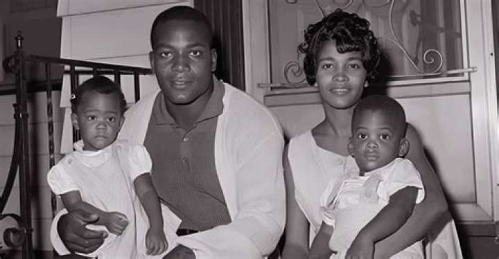 Leading Ladies: Jim Brown's Marriages And Romantic Relationships