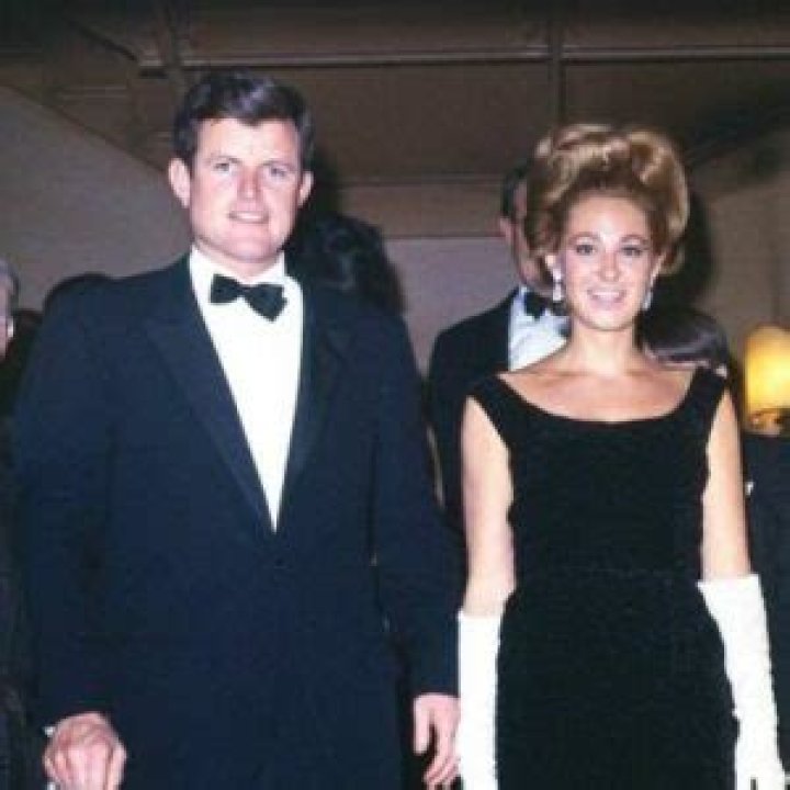 Explore The Wealth: Joan Kennedy's Notable Net Worth