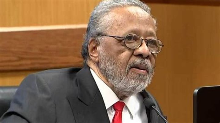 Get The Inside Scoop: John Clifford Floyd's Age Revealed