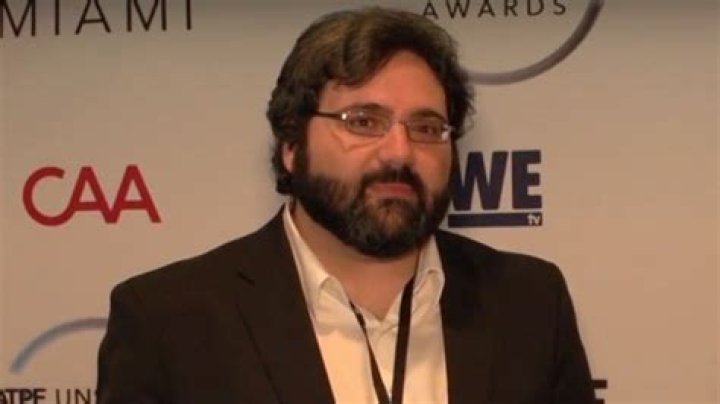 Meet Dr. Jonathan Nowzaradan: Renowned Weight Loss Surgeon