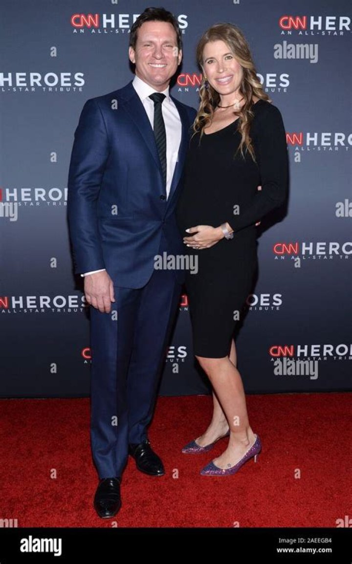 Breaking News: Kelly Dowd And Bill Weir Announce Engagement