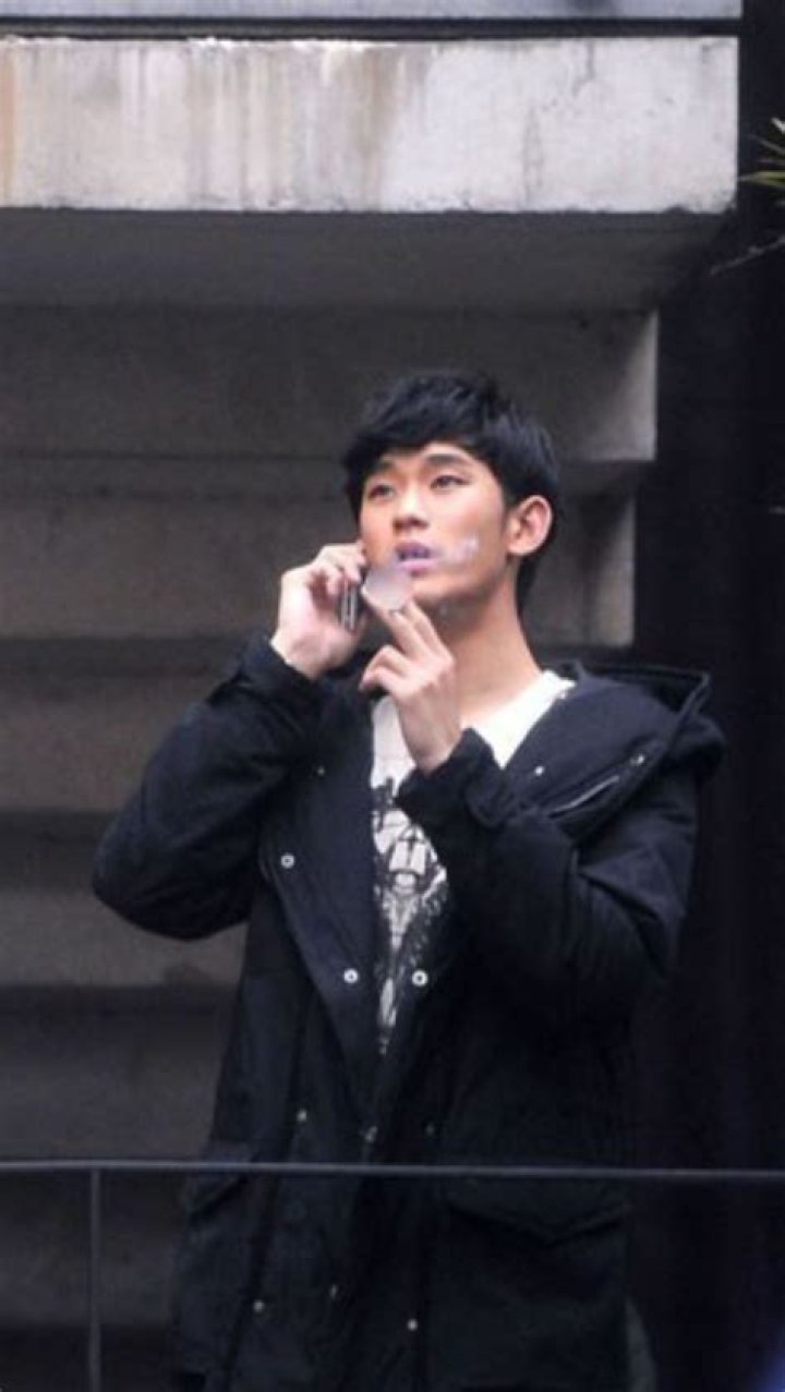 Kim Soo Hyun's Smoking Habits: Behind The Scene Uncovered