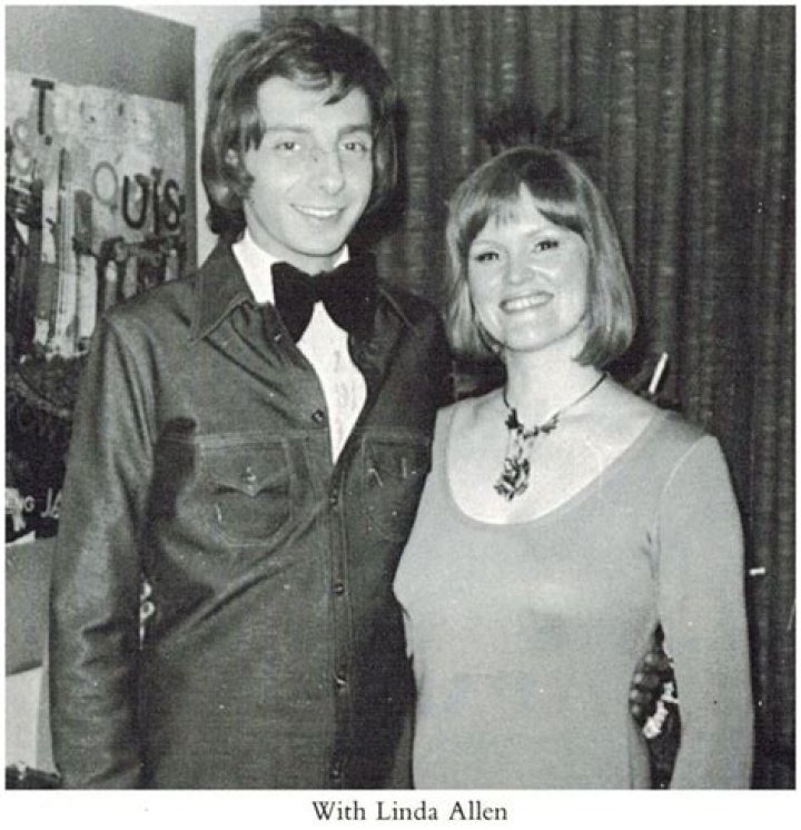 Explore The Unforgettable Duet: Linda Allen And Barry Manilow