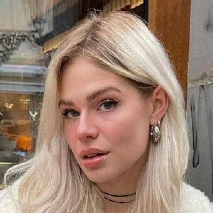 Discover Linda Sza's Age: Unveiling The Enigma