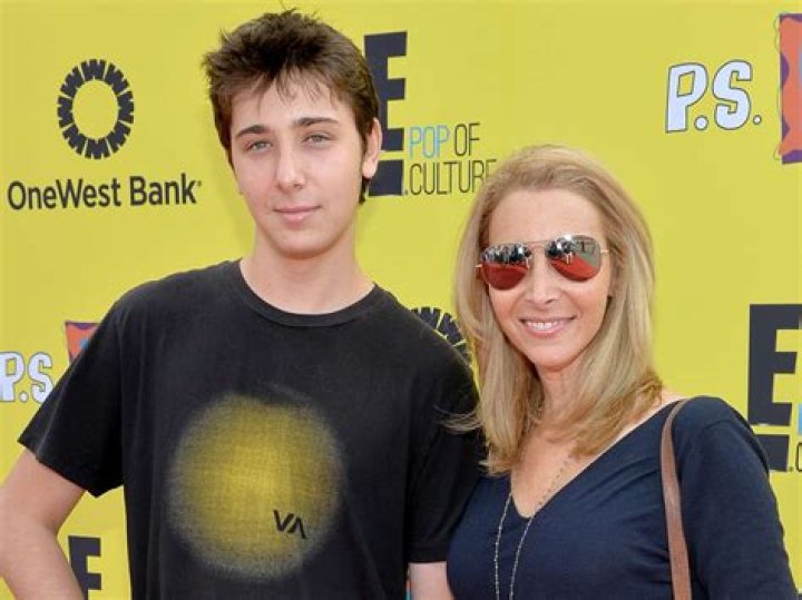 Discover The Truth About Lisa Kudrow's Son: Behind-the-Scenes Insight