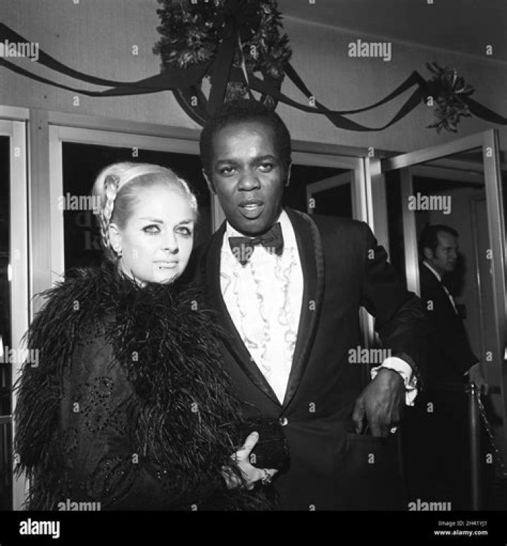 Lou Rawls's Spouse: A Devoted Partner In Life And Love