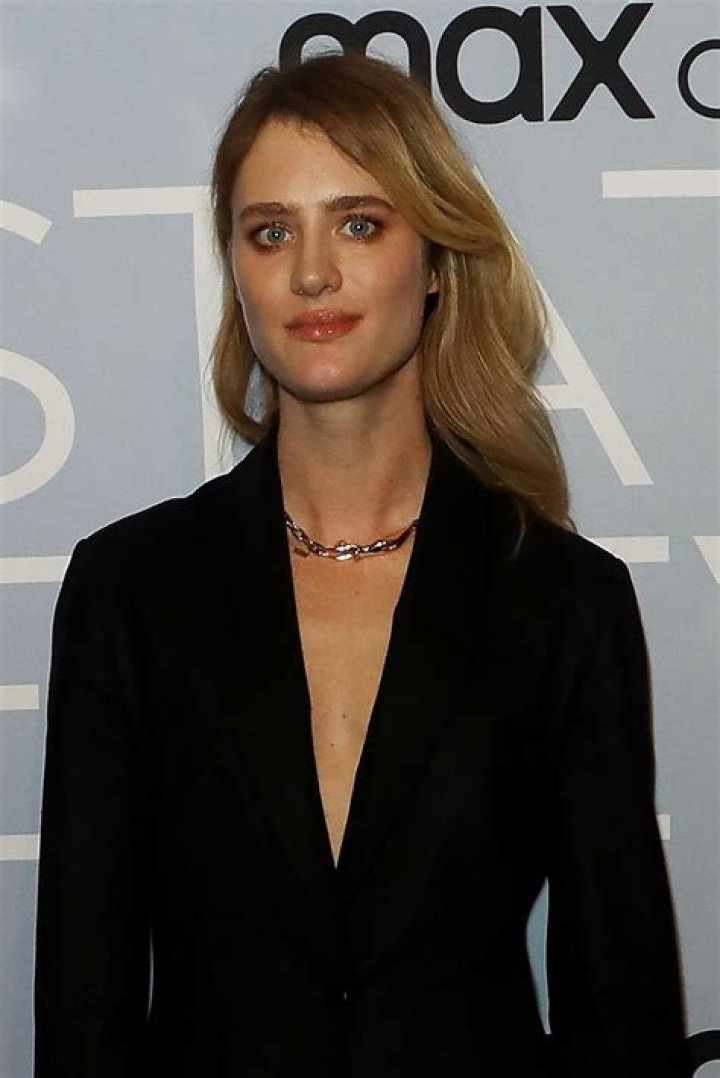 Mackenzie Davis: A Rising Star In Hollywood