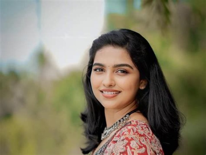 Discover Mamitha Baiju's Height: Unveiling The Stats