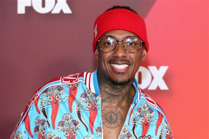 Nick Cannon's Dazzling Red Star: A Stellar Performance