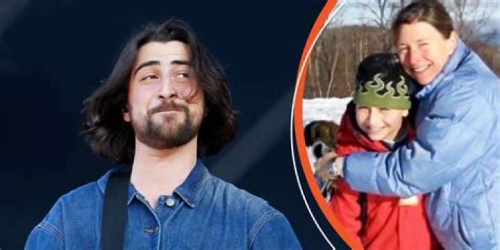 Exploring Noah Kahan's Ancestry: A Journey Into His Parents' Ethnic Heritage