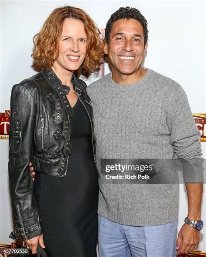 Oscar Nunez: Uncovering His Spouse