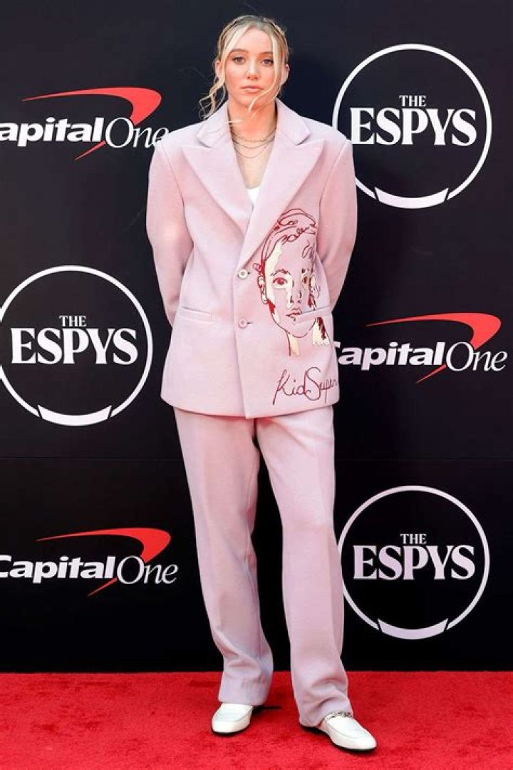 Paige Bueckers Drew International Attention