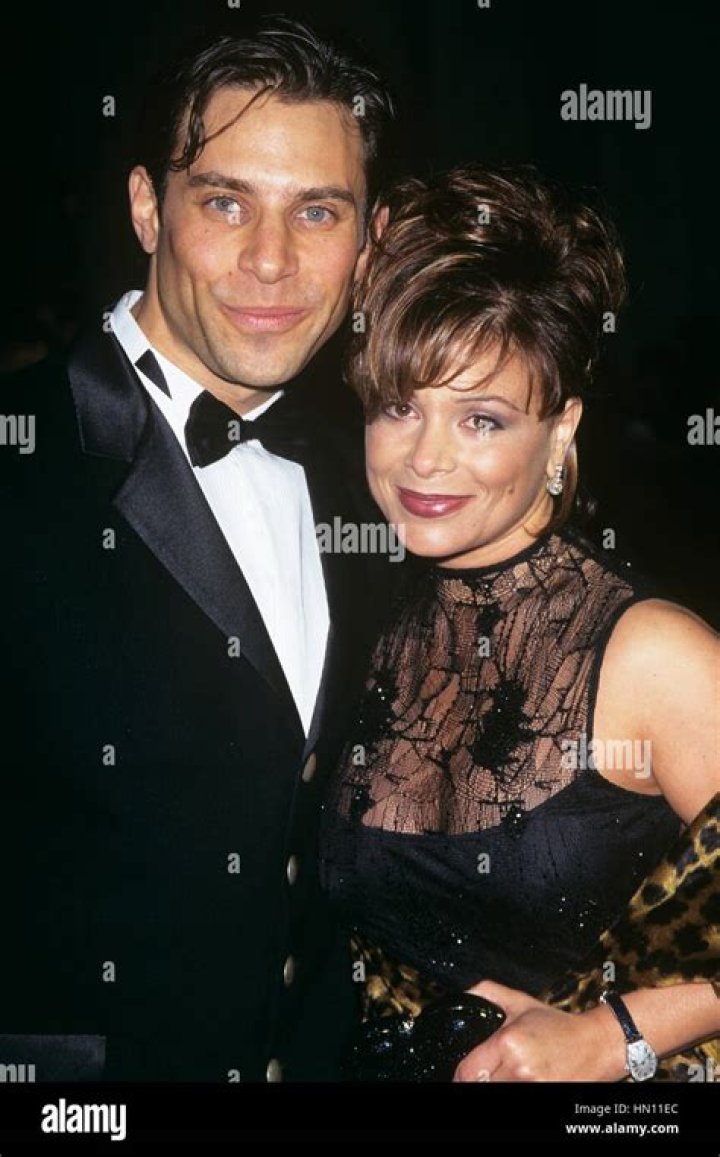 Paula Abdul's Marital Journey: A Closer Look At Her Spouses