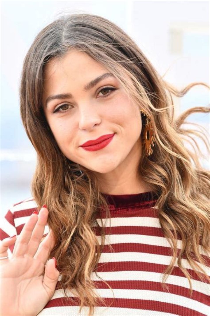 Mesmerizing Performance: Meet Paulina Dvila, The Rising Star