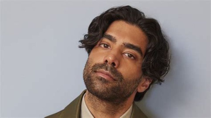 Raymond Ablack's Enchanting Performance In Ginny & Georgia