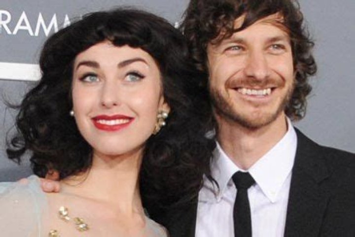 The Definitive Guide To Understanding Kimbra's Relationships