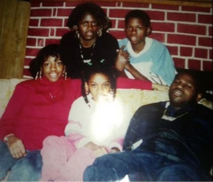 The Affluent Porter Sibling: Delving Into Their Lifestyle