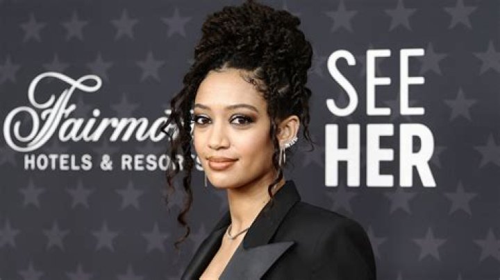 Who's Samantha Logan's Other Half? Exploring Her Relationship Status