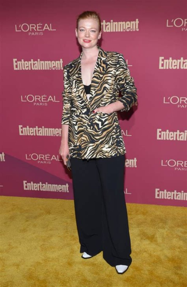 Discover The Surprising Height And Weight Of Sarah Snook - Unveiled