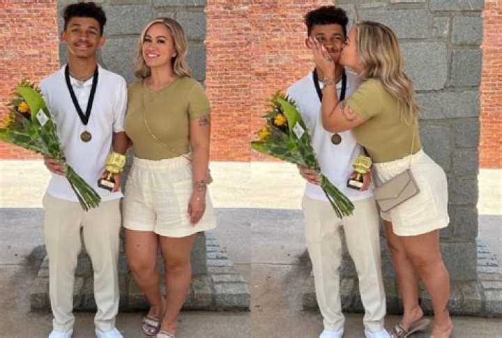 A Comprehensive Guide To Sarah Vivian: Notable Contributions And Impact