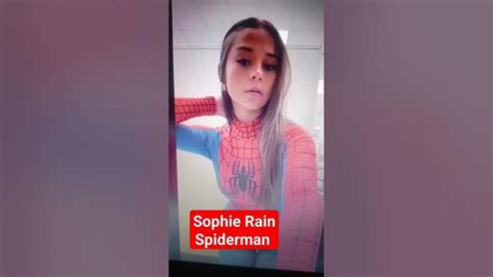 Watch The Amazing Spider-Man Adventure With Sophieraiin01
