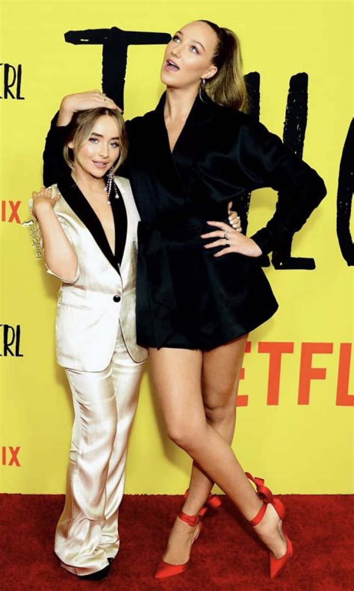Sabrina Carpenter's Height: Get The Facts
