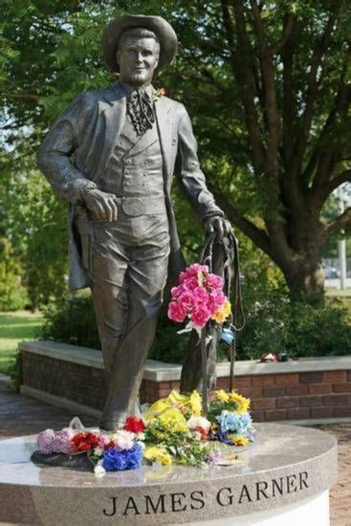 The Eternal Resting Place Of James Garner: A Guide To His Burial Site