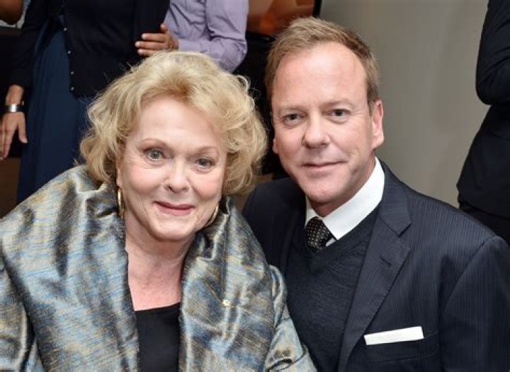 Kiefer Sutherland's Twin Sister: Uncover The Mysterious Sibling